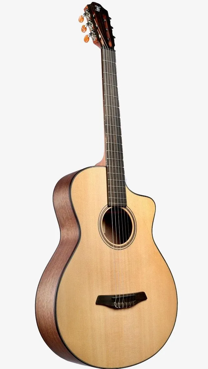 Furch GNC 2-SW Sitka Spruce / Black Walnut #106264