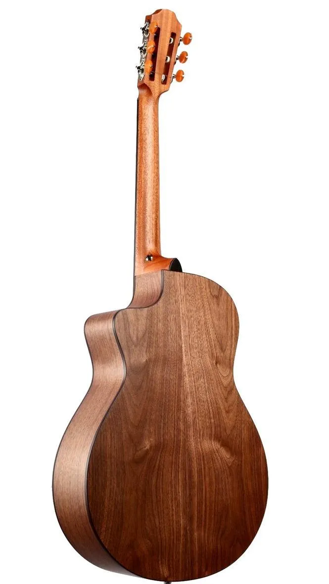 Furch GNC 2-SW Sitka Spruce / Black Walnut #106264